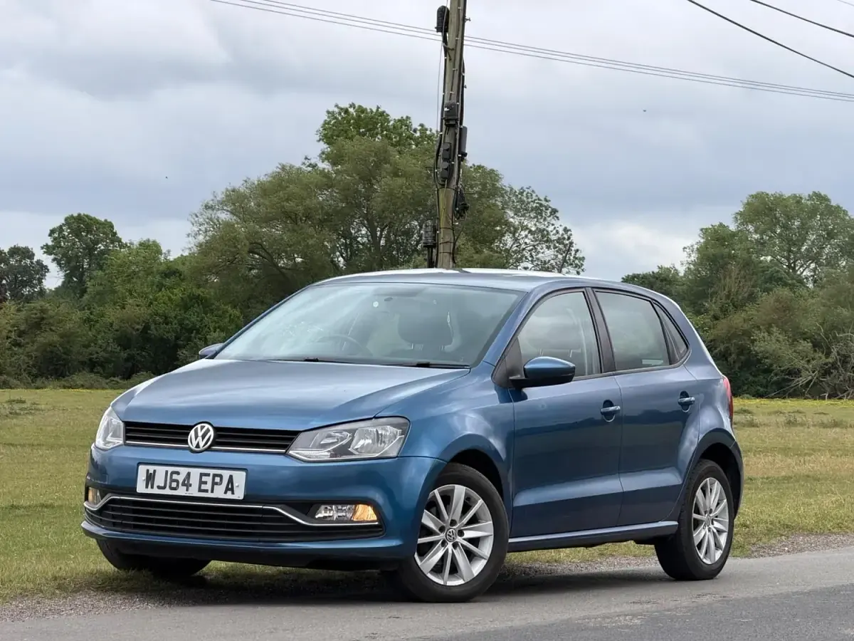 Used VW Polo SE 90 HP (66 kW) 2014 Blue Hatchback