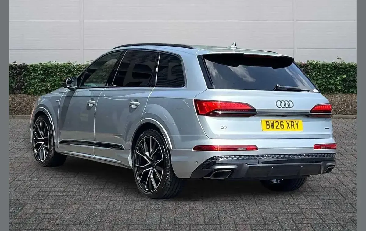 Used Audi Q7 Black Edition 228 HP (167 kW) 2026 Silver SUV