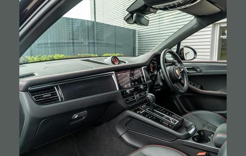 Used Porsche Macan GTS 440 HP (323 kW) 2022 Black SUV