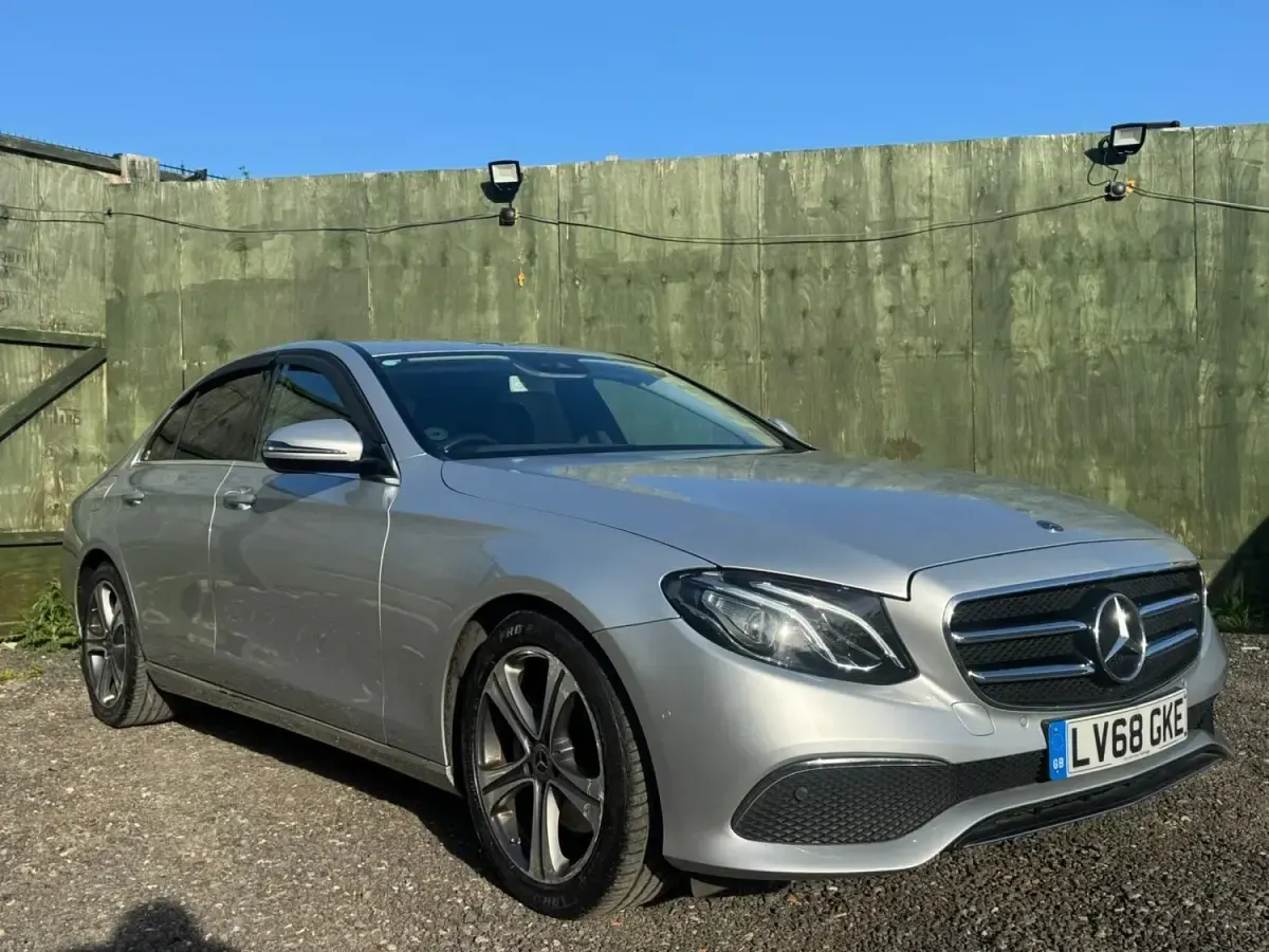 Begagnad Mercedes E220 SE 194 HK (142 kW) 2018 Silver Sedan