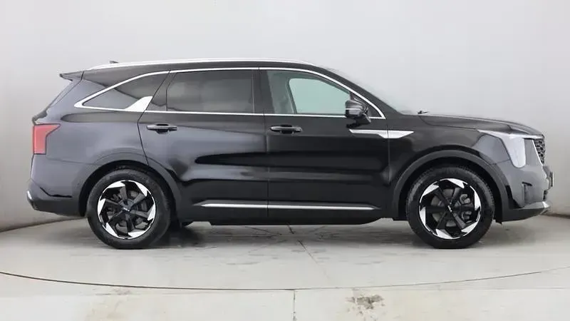 Used Kia Sorento 261 HP (191 kW) 2025 Black SUV