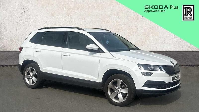 Used Skoda Karoq SE 116 HP (85 kW) 2019 White SUV