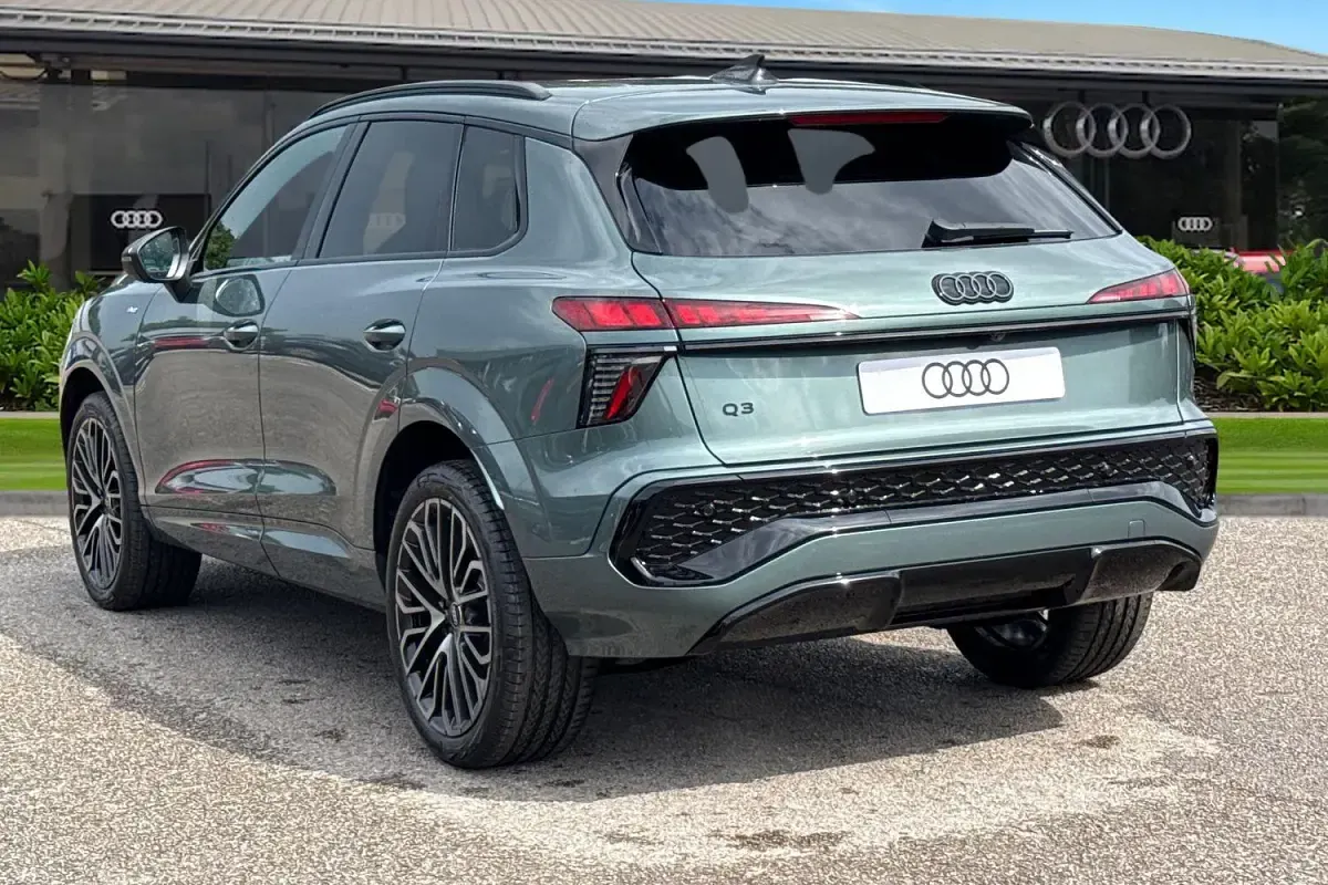 New Audi Q3 Design 150 HP (110 kW) 2026 Green SUV