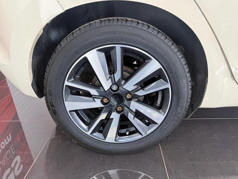 Used Nissan Micra Acenta 90 HP (66 kW) 2018 White Hatchback