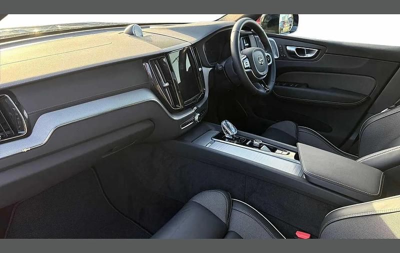 Used Volvo XC60 Ultra 449 HP (330 kW) 2025 Grey SUV