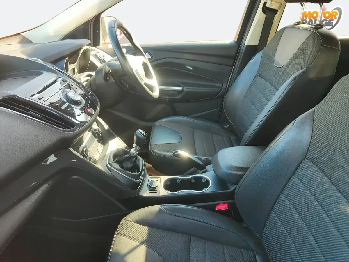 Begagnad Ford Kuga Titanium 2015 Silver SUV