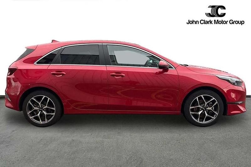 Used Kia Ceed 158 HP (116 kW) 2024 Red Hatchback