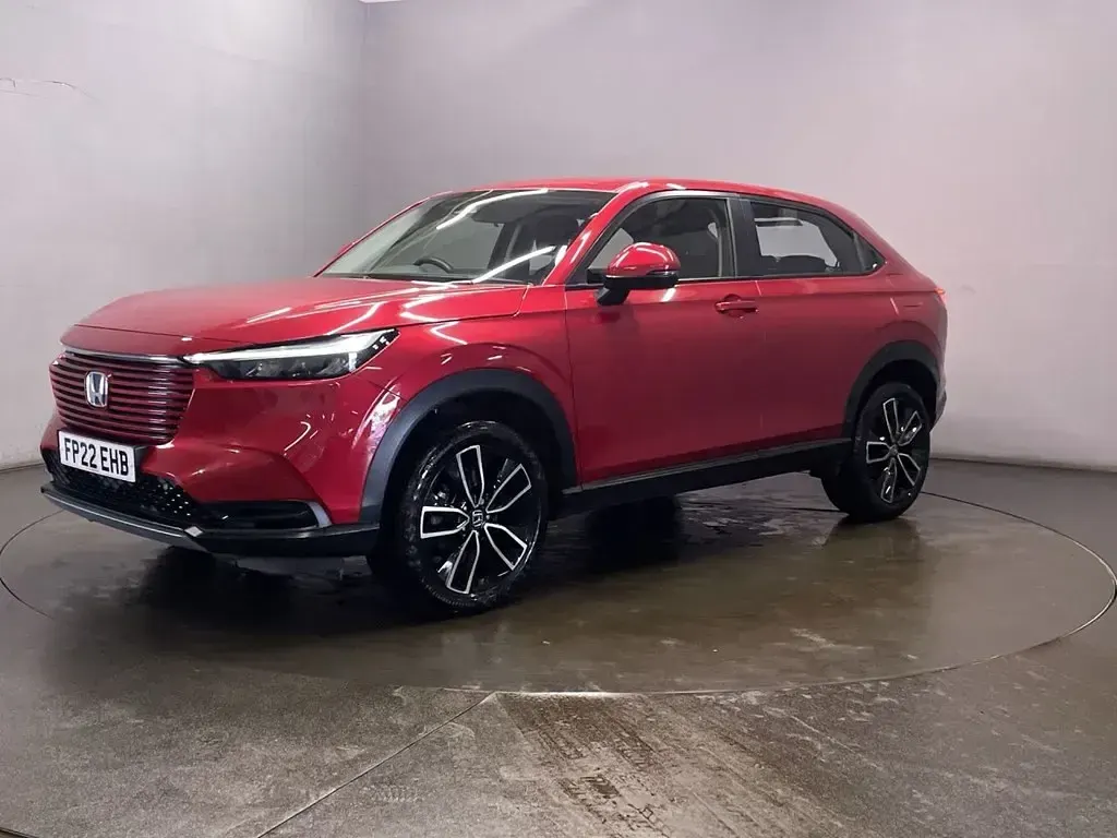 Używany Honda HR-V Elegance 131 KM (96 kW) 2022 Czerwony SUV