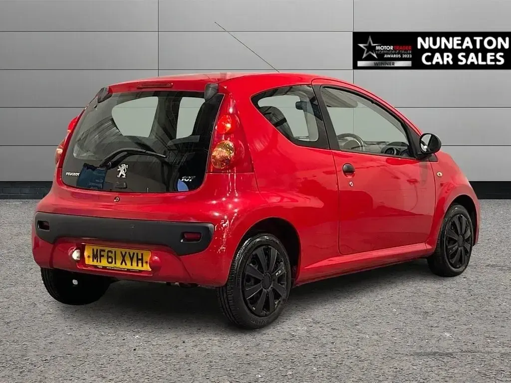 Second-hand Peugeot 107 68 CP (50 kW) 2011 Roșu Hatchback