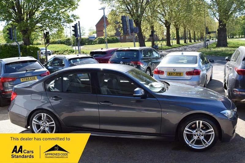 Begagnad BMW 318 M Sport 2016 Grå Sedan