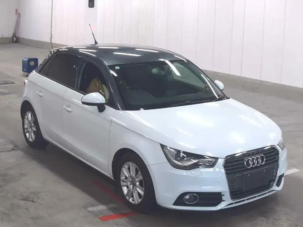 Used Audi A1 Sportback Attraction 122 HP (89 kW) 2013 White Hatchback