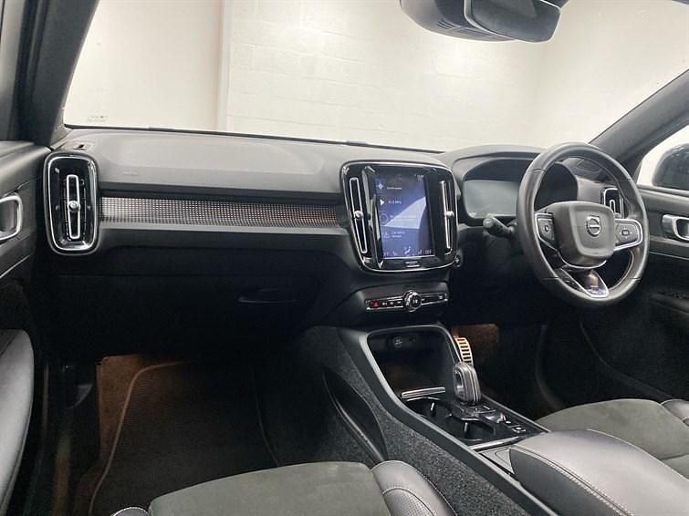 Used Volvo XC40 R-Design 2019 Red SUV