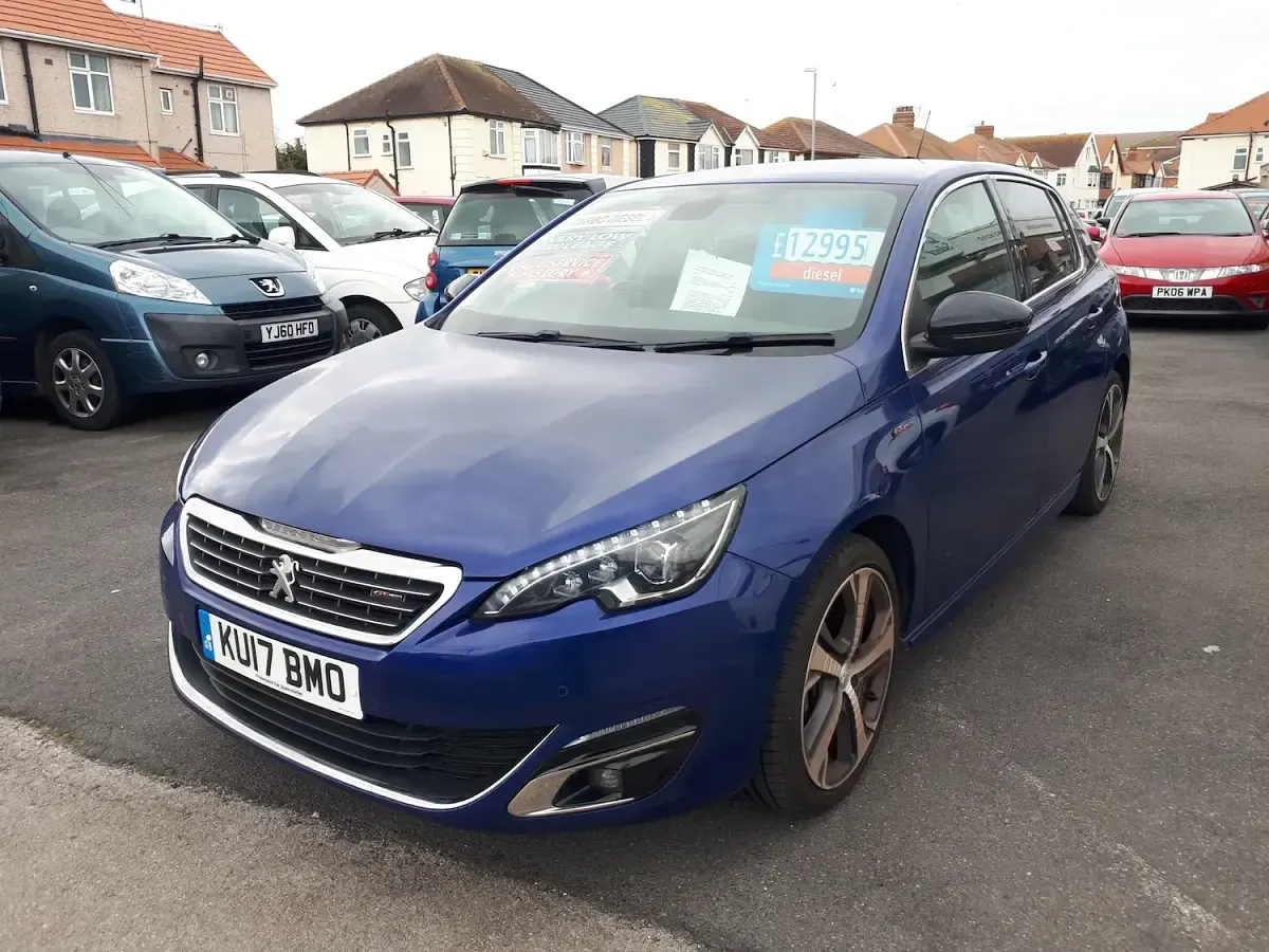 Używany Peugeot 308 GT-line 120 KM (88 kW) 2017 Niebieski Hatchback