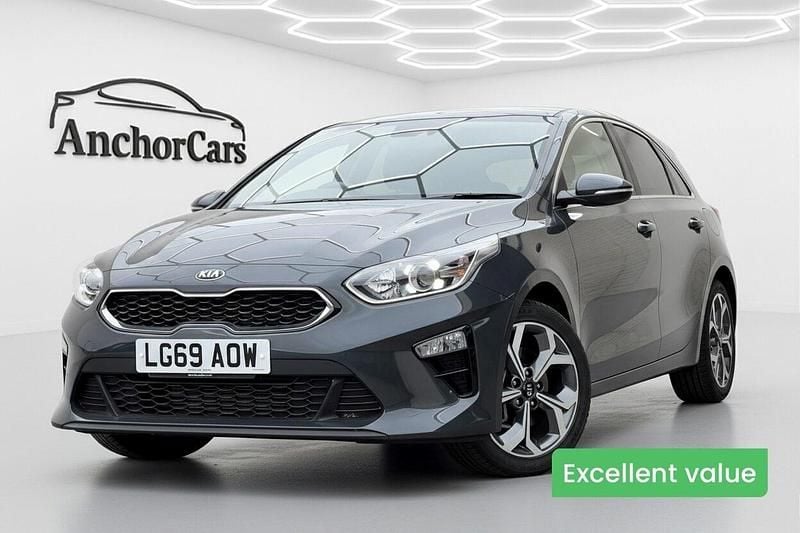 Grey Used 2019 Kia Ceed 3 Hatchback | £14,495 (Fair price) - Image 1/4