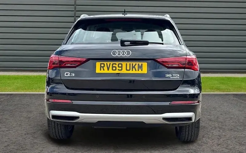 Używany Audi Q3 Sport 150 KM (110 kW) 2019 Czarny SUV