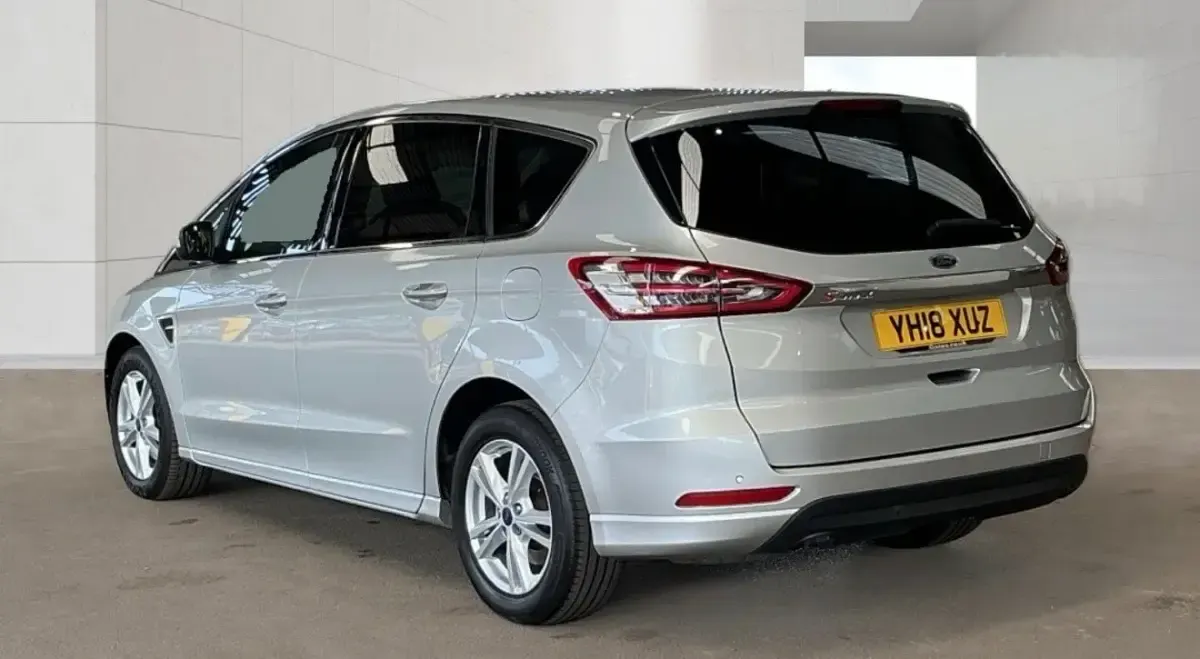 Used Ford S-MAX Titanium 150 HP (110 kW) 2018 Silver MPV