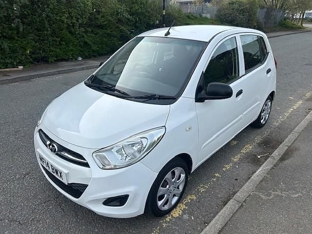 Used Hyundai i10 Classic 83 HP (61 kW) 2014 White Hatchback