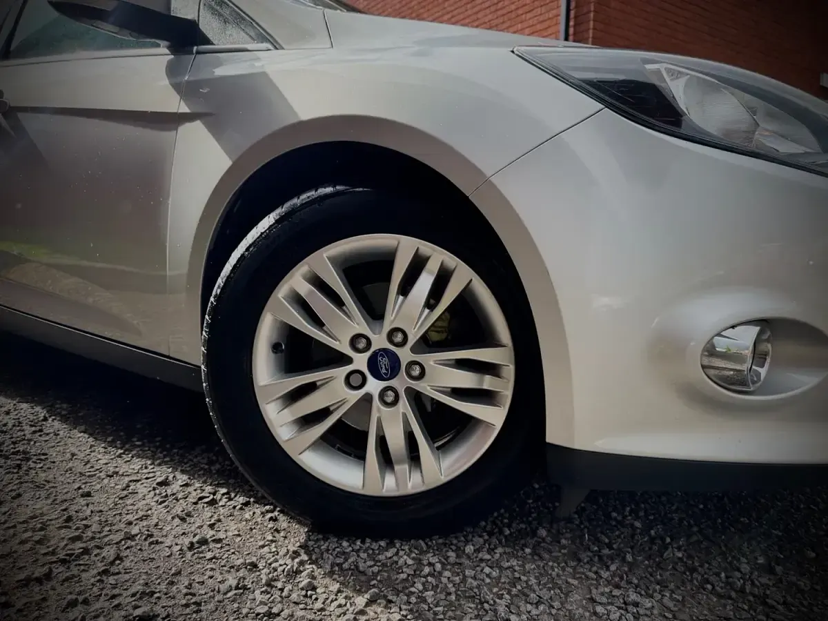 Used Ford Focus Titanium 125 HP (91 kW) 2014 Silver Hatchback