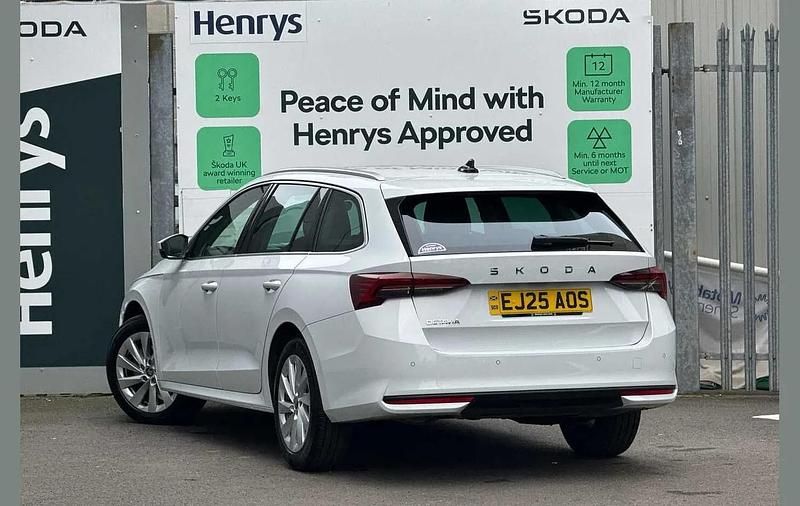 Usado Skoda Octavia SE L 147 CV (108 kW) 2025 Blanco Familiar