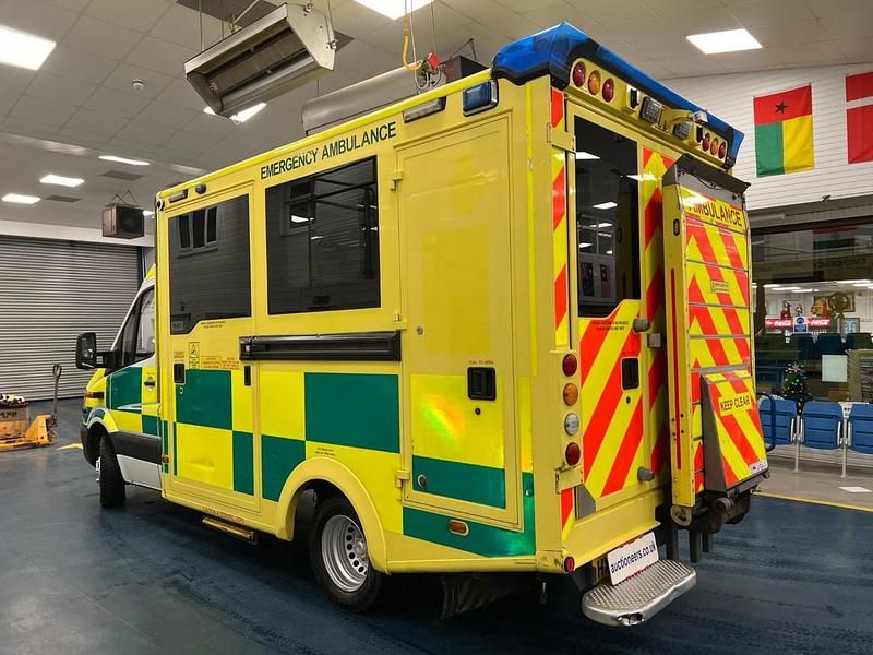 Used Mercedes Sprinter 190 HP (139 kW) 2015 White Van