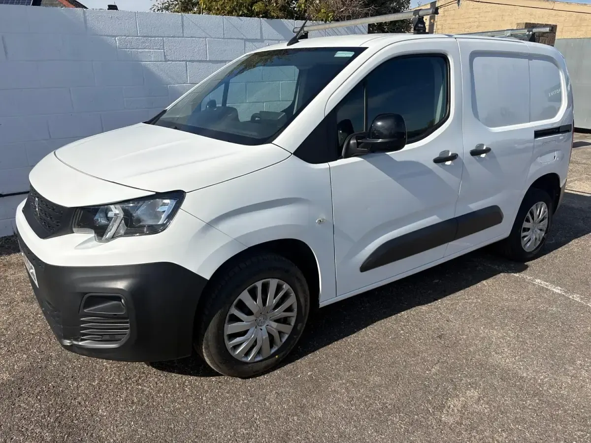 Used Peugeot Partner Premium 2022 White MPV