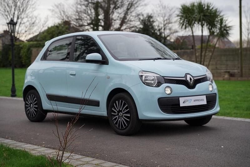 Used Renault Twingo Play 70 HP (51 kW) 2016 Blue Hatchback