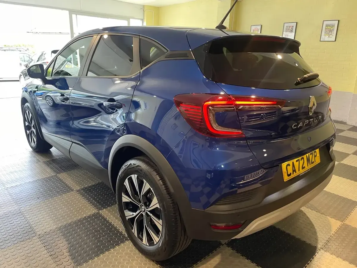 Used Renault Captur Evolution 91 HP (66 kW) 2022 Blue SUV