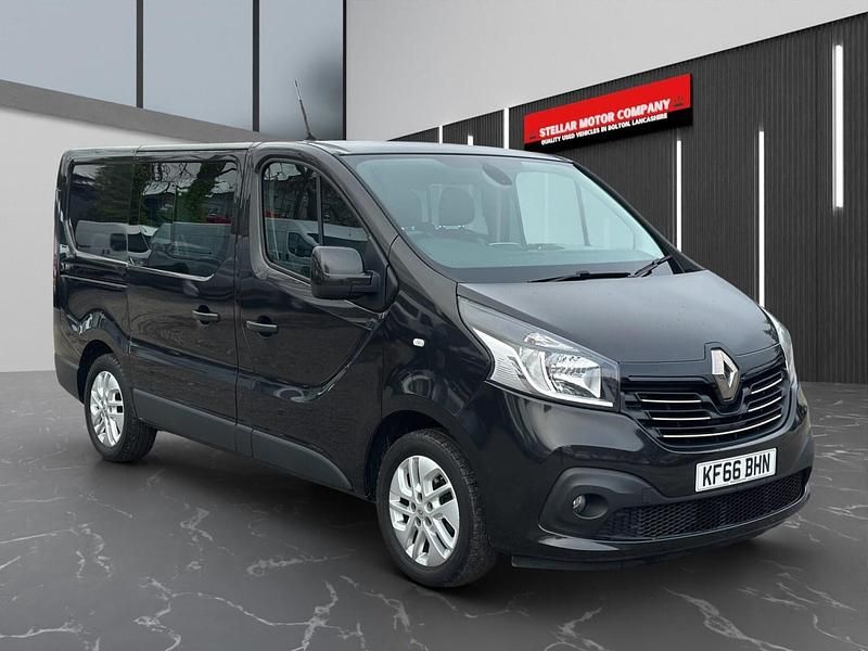 Black Used 2017 Renault Trafic MPV | £12,990 (Expensive) - Image 1/3