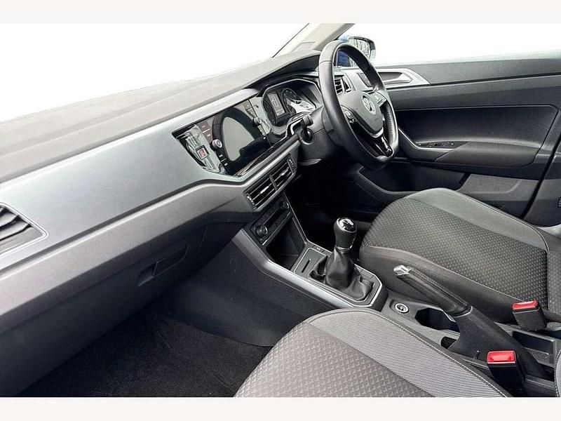 Usado VW Polo Active 95 HP (69 kW) 2021 Azul Citadino