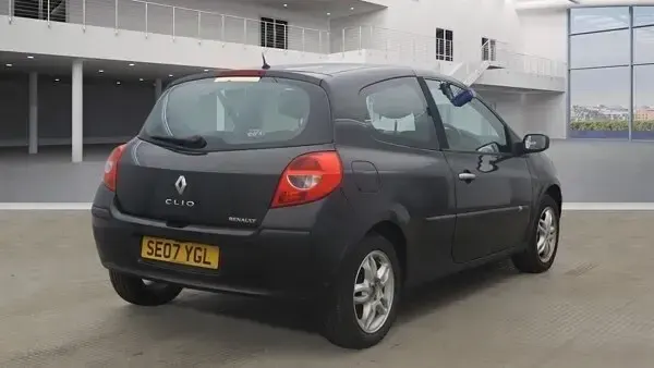 Used Renault Clio Dynamique 98 HP (72 kW) 2007 Black Hatchback