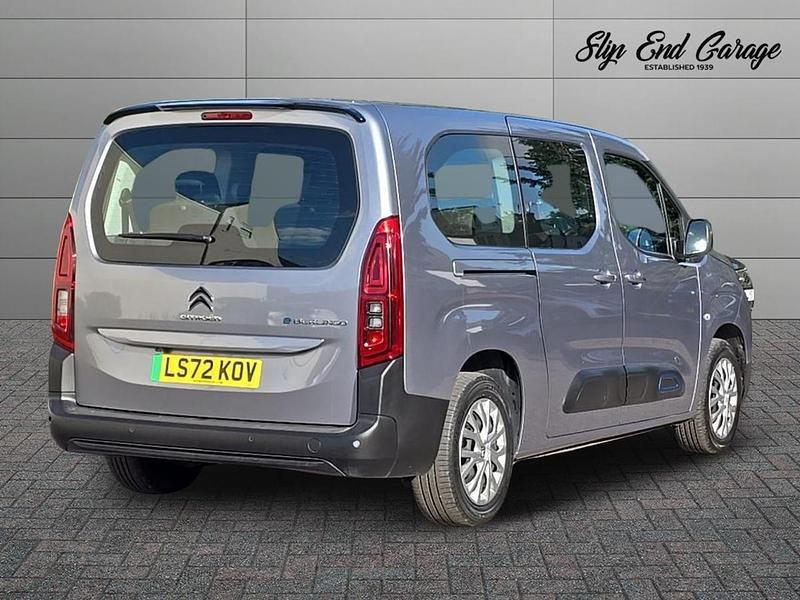 Usado Citroën e-Berlingo Feel 98 kW (134 HP) 2022 Cinzento Monovolume