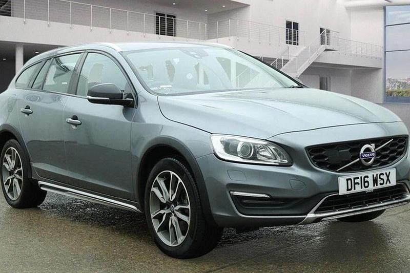 Used Volvo V60 CC 190 HP (139 kW) 2016 Grey Estate