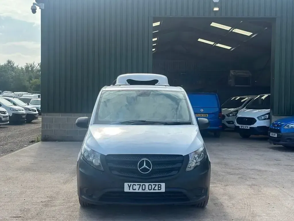 Usado Mercedes Vito 136 HP (100 kW) 2020 Branco Van