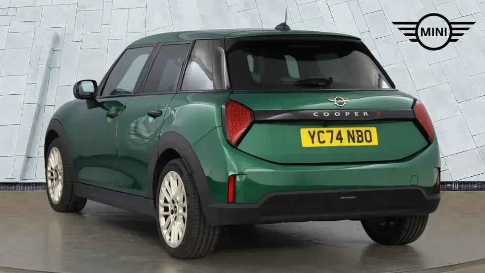 Used Mini Cooper S Hatch 201 HP (147 kW) 2024 Green Hatchback