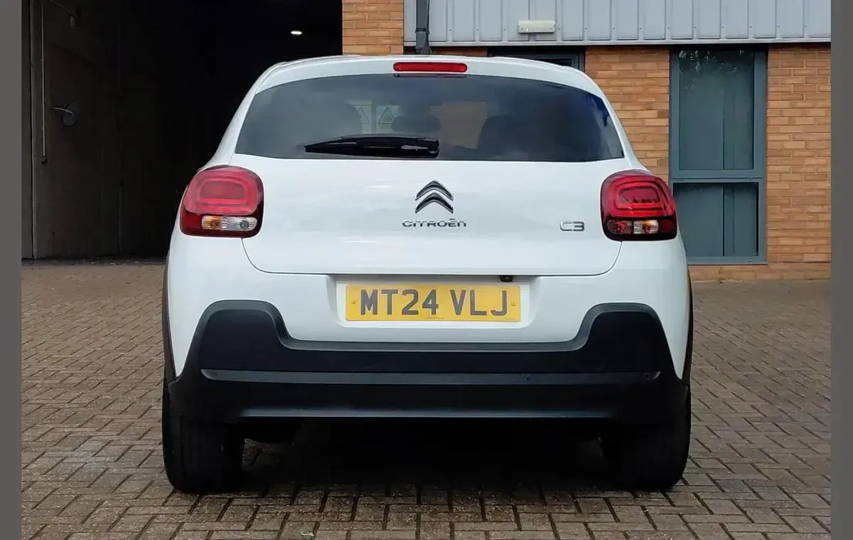 Used Citroën C3 PureTech 82 HP (60 kW) 2024 White Hatchback