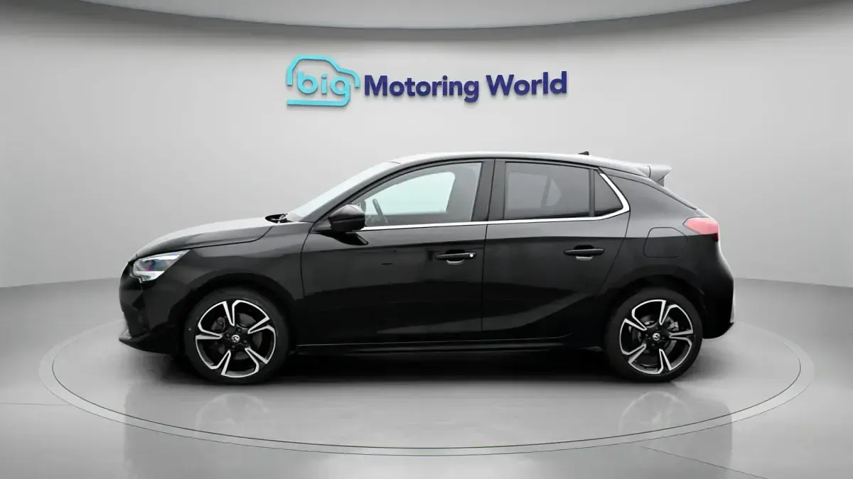 Second-hand Vauxhall Corsa Ultimate 131 CP (96 kW) 2022 Negru Hatchback
