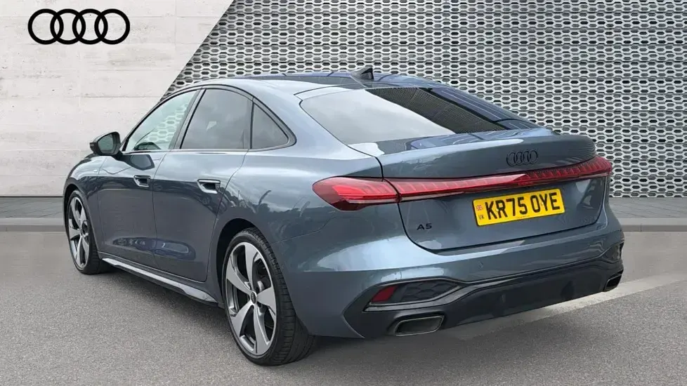 Used Audi A5 Sportback Advanced 204 HP (150 kW) 2025 Blue Hatchback