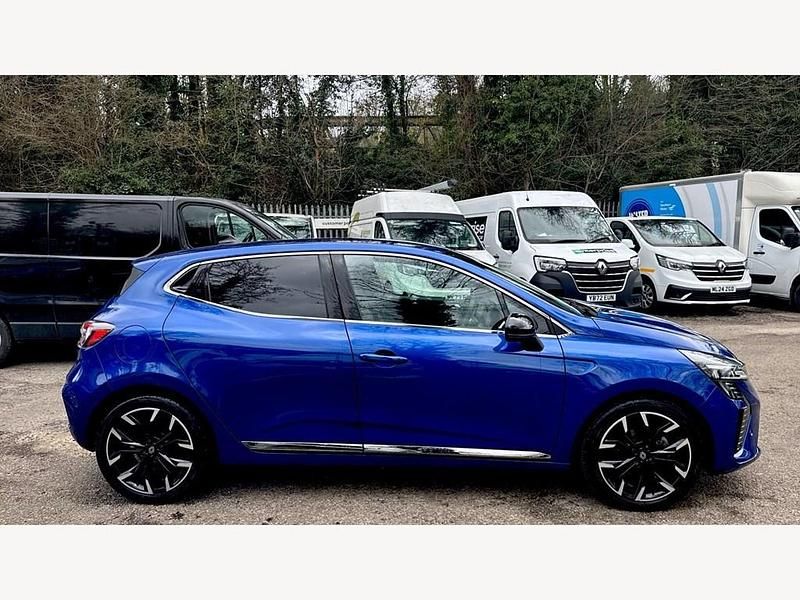 Used Renault Clio V Techno 143 HP (105 kW) 2024 Renault id  iron blue  Hatchback