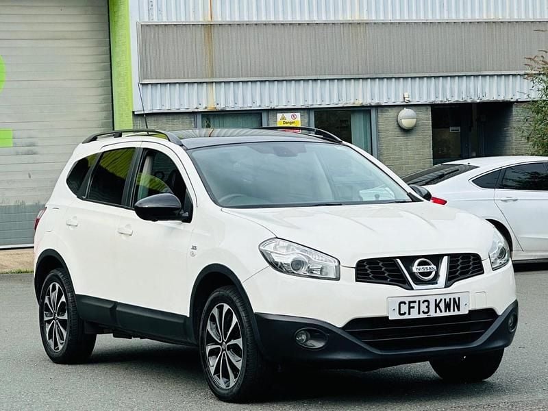 White Used 2013 Nissan Qashqai +2 360º SUV | £2,990 (Good price) - Image 1/4
