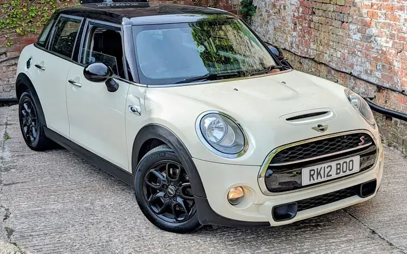 Used Mini Cooper S Hatch 170 HP (125 kW) 2016 White Hatchback