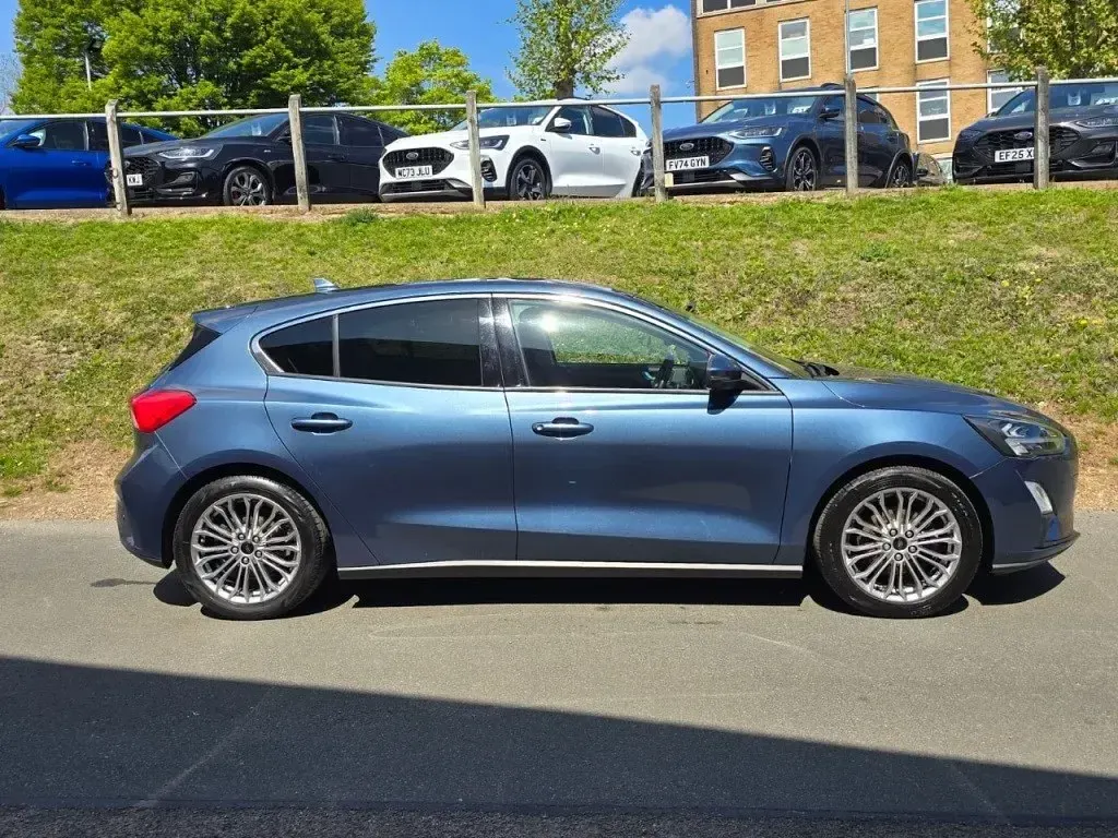Używany Ford Focus Titanium X 2020 Niebieski Hatchback