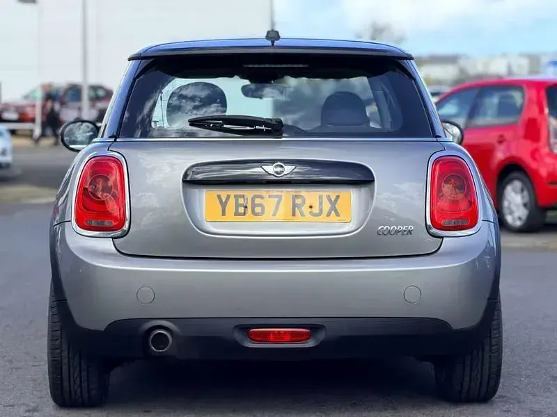 Używany Mini Cooper Hatch 2017 Srebrny Hatchback