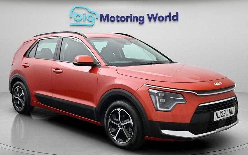 Used Kia Niro 182 HP (133 kW) 2023 Orange SUV