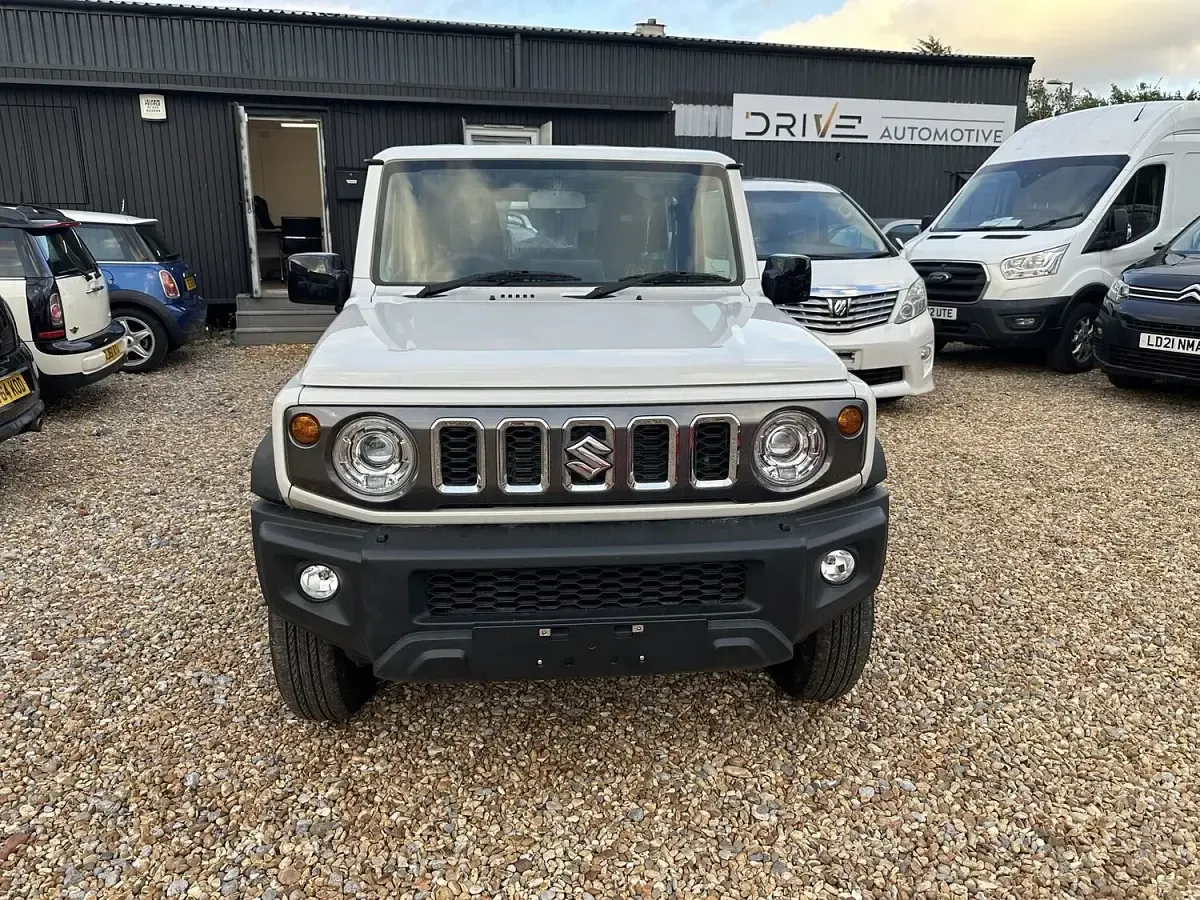 New Suzuki Jimny 101 HP (74 kW) 2025 White pearl SUV