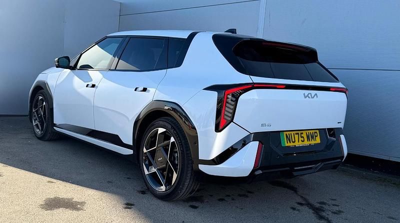 Used Kia EV4 GT-Line S 147 kW (201 HP) 2025 White Hatchback