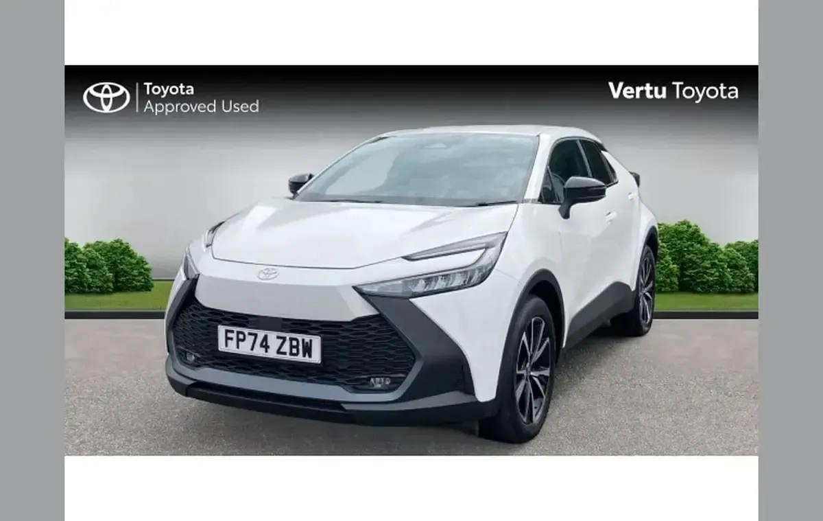 Used Toyota C-HR Design 220 HP (161 kW) 2024 White SUV