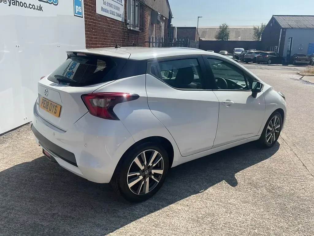 Used Nissan Micra Acenta 71 HP (52 kW) 2018 White Hatchback