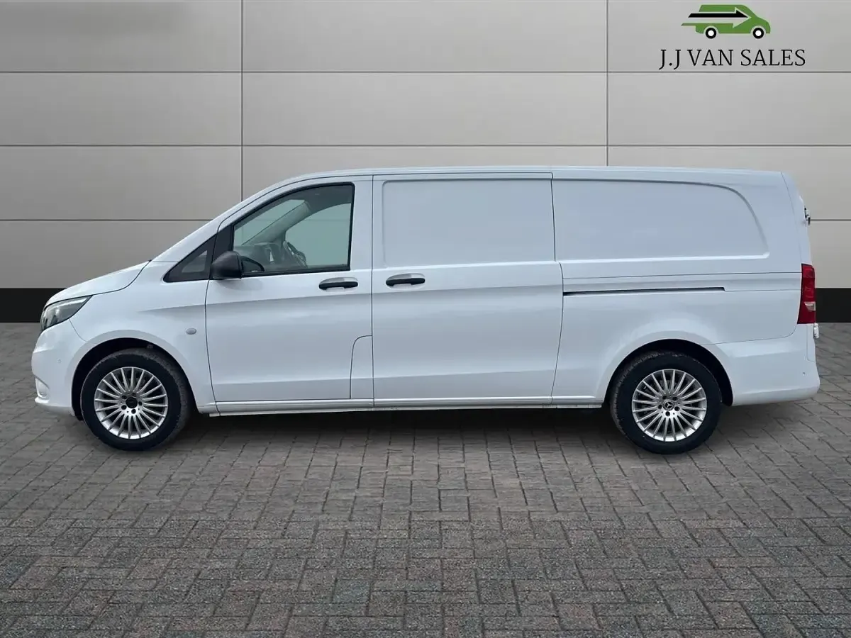 Used Mercedes Vito Premium 140 HP (102 kW) 2021 White Van