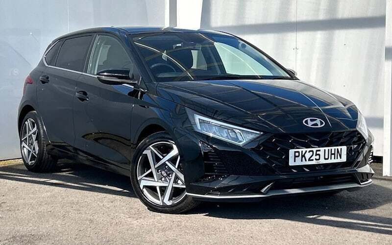 New 2025 Hyundai i20 Premium Hatchback | £22,495 (Expensive) - Image 1/4