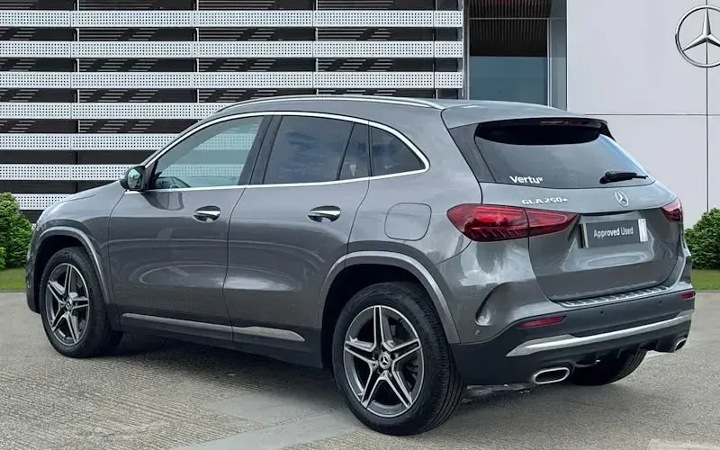 Usado Mercedes GLA250 Executive 218 HP (160 kW) 2026 SUV
